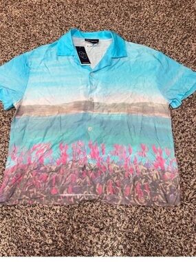Original Use Men's Short-Sleeve Blue Gradient Camp Shirt with Pink Accent M NWT